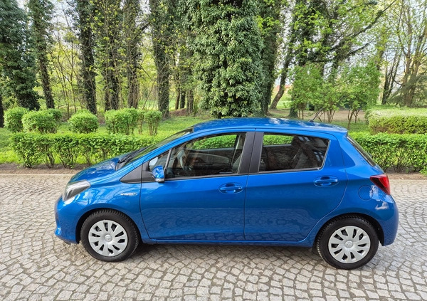 Toyota Yaris cena 45900 przebieg: 126750, rok produkcji 2015 z Wrocław małe 379